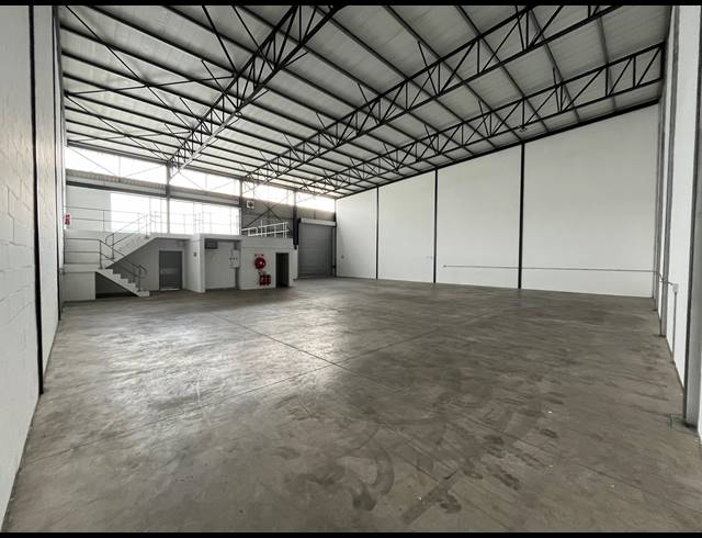 518M² WAREHOUSE TO LET IN STIKLAND INDUSTRIAL
